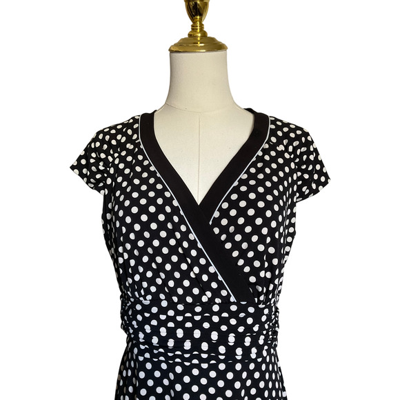 Sandra Darren Women's Dress Size 10 Black White Polka Dot Wrap Style Cap Sleeve - Picture 9 of 9